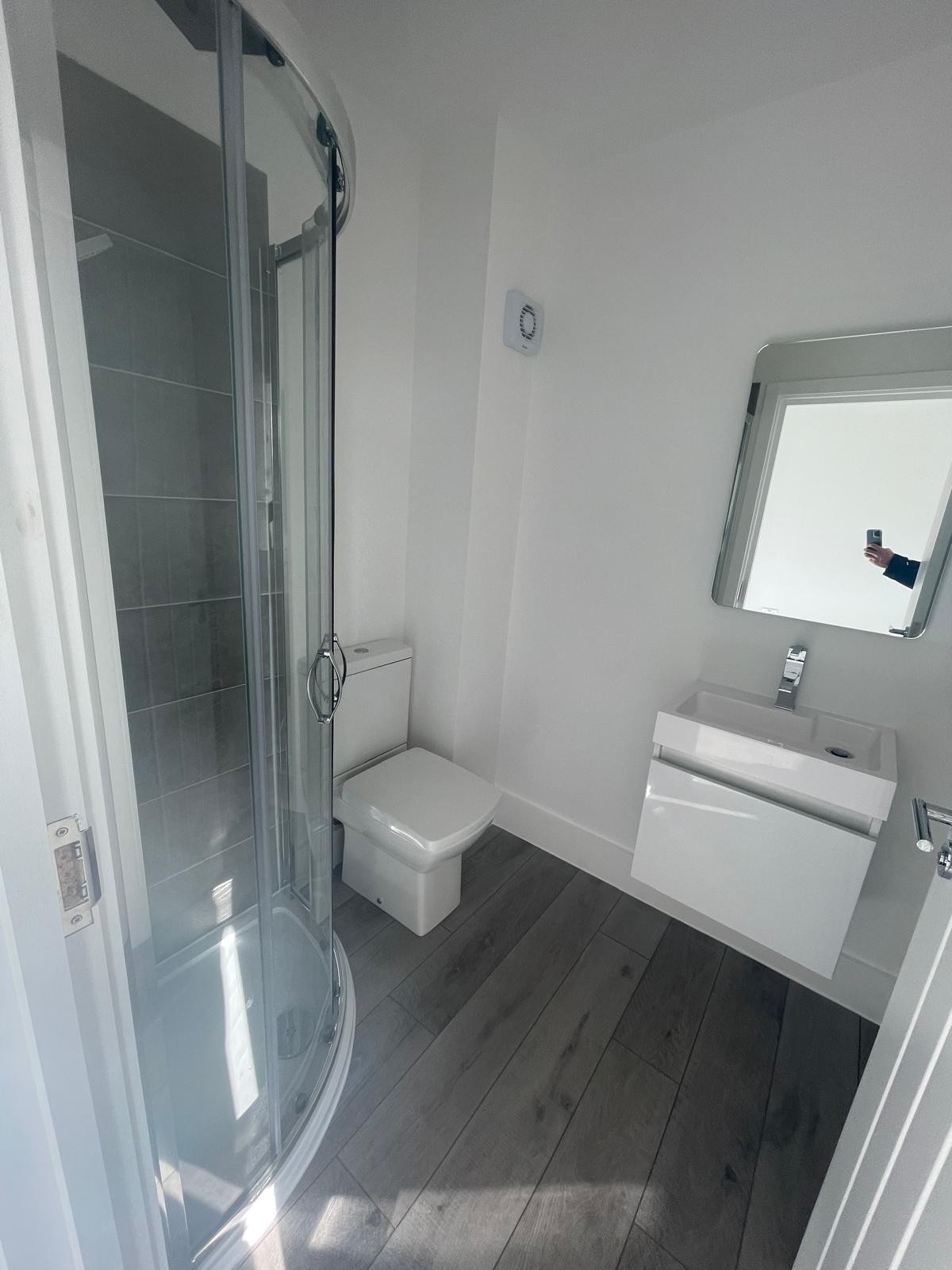 bathroom fitting and tiling completed by DBD Builders Ltd in Buckinghamshire